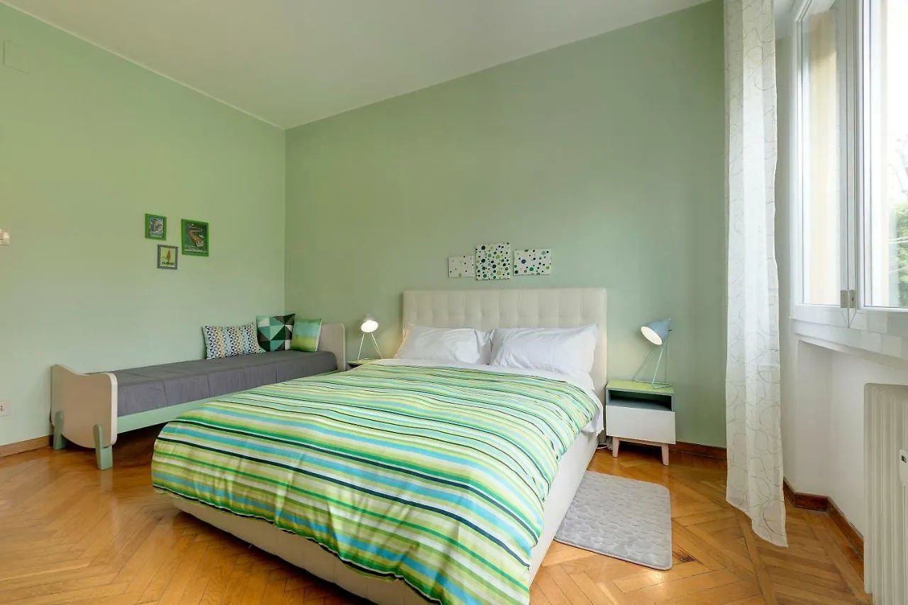 B&B Carosello Μπολόνια Bed and Breakfast